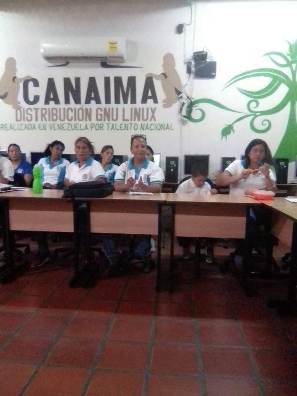 Abordaje Pedagógico  de frutas y verduras en el marco de ferias Agroalimentaria para impulsar el programa todas las manos a la siembra a cargo del director Jesús Morontes. Escuela Quince de Enero. @PedroGordon_21 @ZE_Aragua <a href="/leoalvacabrera/">Prof. Leonardo Alvarado</a> <a href="/francelis199/">Francelis Valera  Soy @FundabitAragua</a> <a href="/NotiCbit/">noti cbit aragua</a> <a href="/cbitaragua/">cbit aragua</a>
