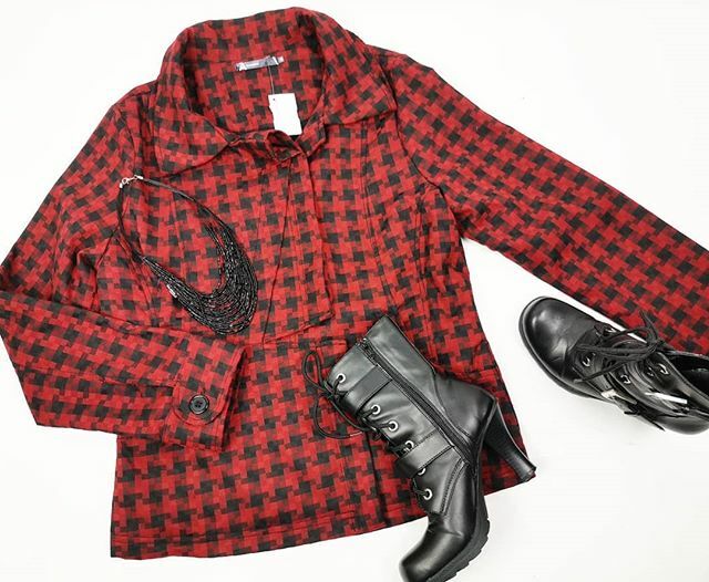augrenierfrip's tweet photo. Les manteaux de printemps sont arrivés à la boutique ❤️ #altereco #friperie #sainteagathedesmonts #laurentides #ootd #instafashion https://t.co/bbVsNy1m7u https://t.co/hJL4n5OkY8