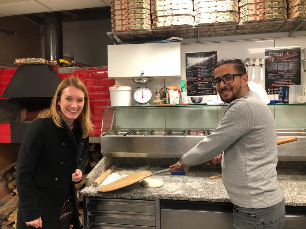 MarionBareille's tweet photo. Toute la journée, porte à porte à la Batarelle.

Un accueil vraiment très chaleureux. 

C’est plus qu’un plaisir de vous rencontrer aussi nombreux, chez vous, tous les jours. 

Merci également aux restaurateurs pour leur invitation. 

Le vent du changement souffle sur le 13-14. https://t.co/FO3oCF9nZl