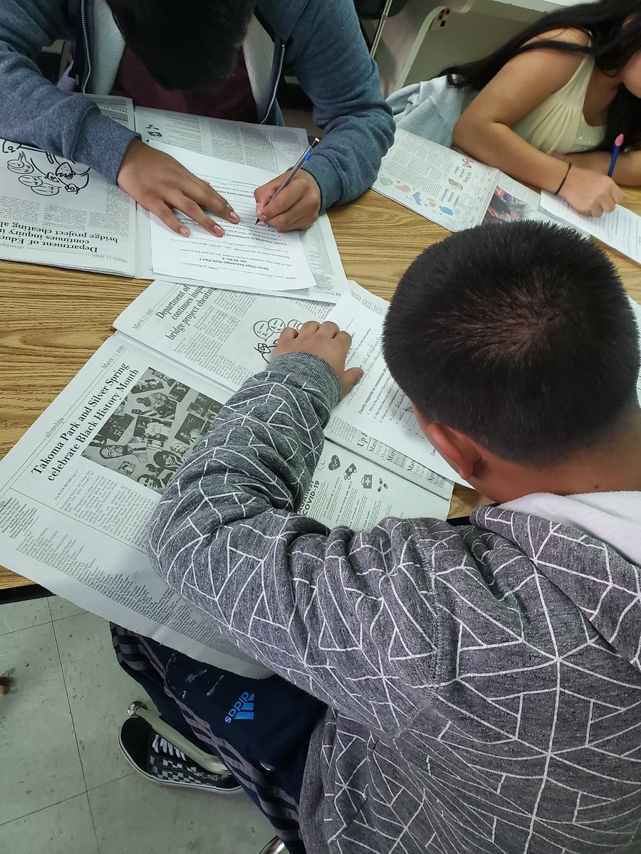 MsEleyELD's tweet photo. #esolstudents reading @Silver_Chips and answering questions in #academiclanguage. https://t.co/HbvCsV7jea