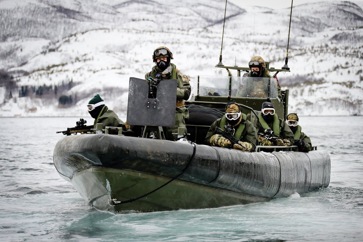 NavyLookout's tweet photo. .@RoyalMarines Exercise #coldresponse2020 Norway
#Arctic Warfare
#NorthernFlank
#FreezingYourBallsOffForBritain https://t.co/7ujBdWlK0H