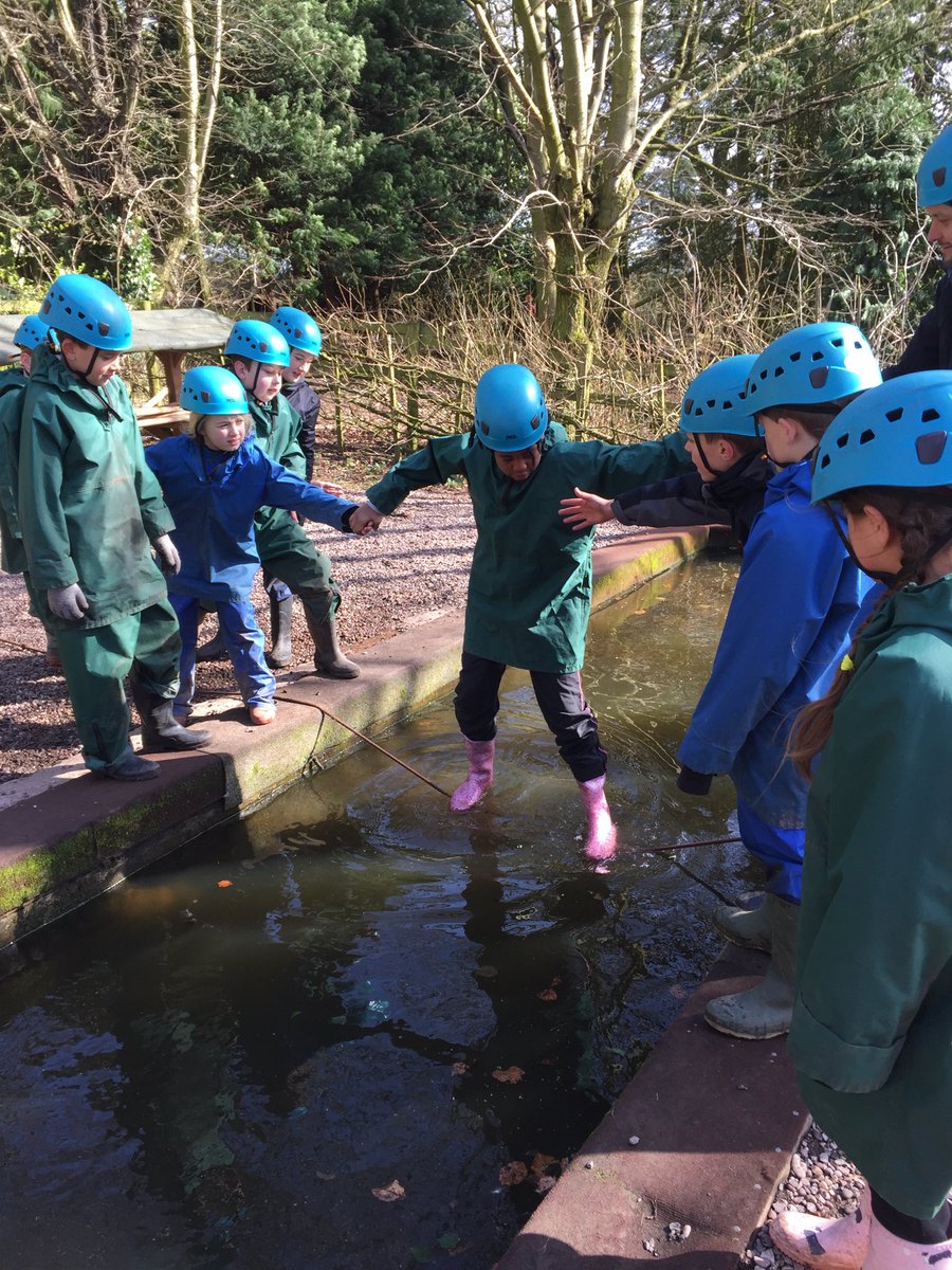 StC_Primary's tweet photo. Bridge building- don’t fall in! https://t.co/fCc6144Uwd