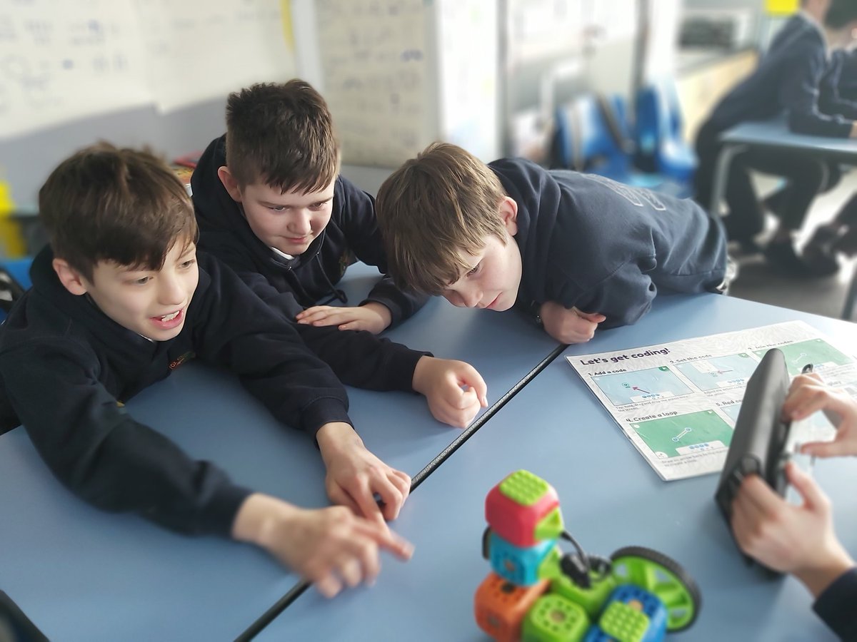 FoxCovertPS's tweet image. #p7fcps also enjoyed our coding activity with SSPCA.