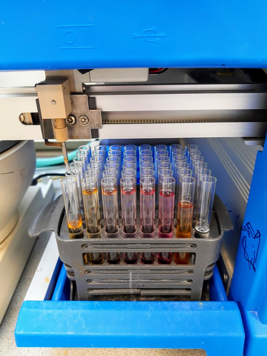 JfcFran's tweet photo. Purifying colourful compounds here! But now, at home to take care of ourselves 🤗
#purinesdx #investEUresearch #medchem #drugdiscovery https://t.co/CBZNiS7nD1