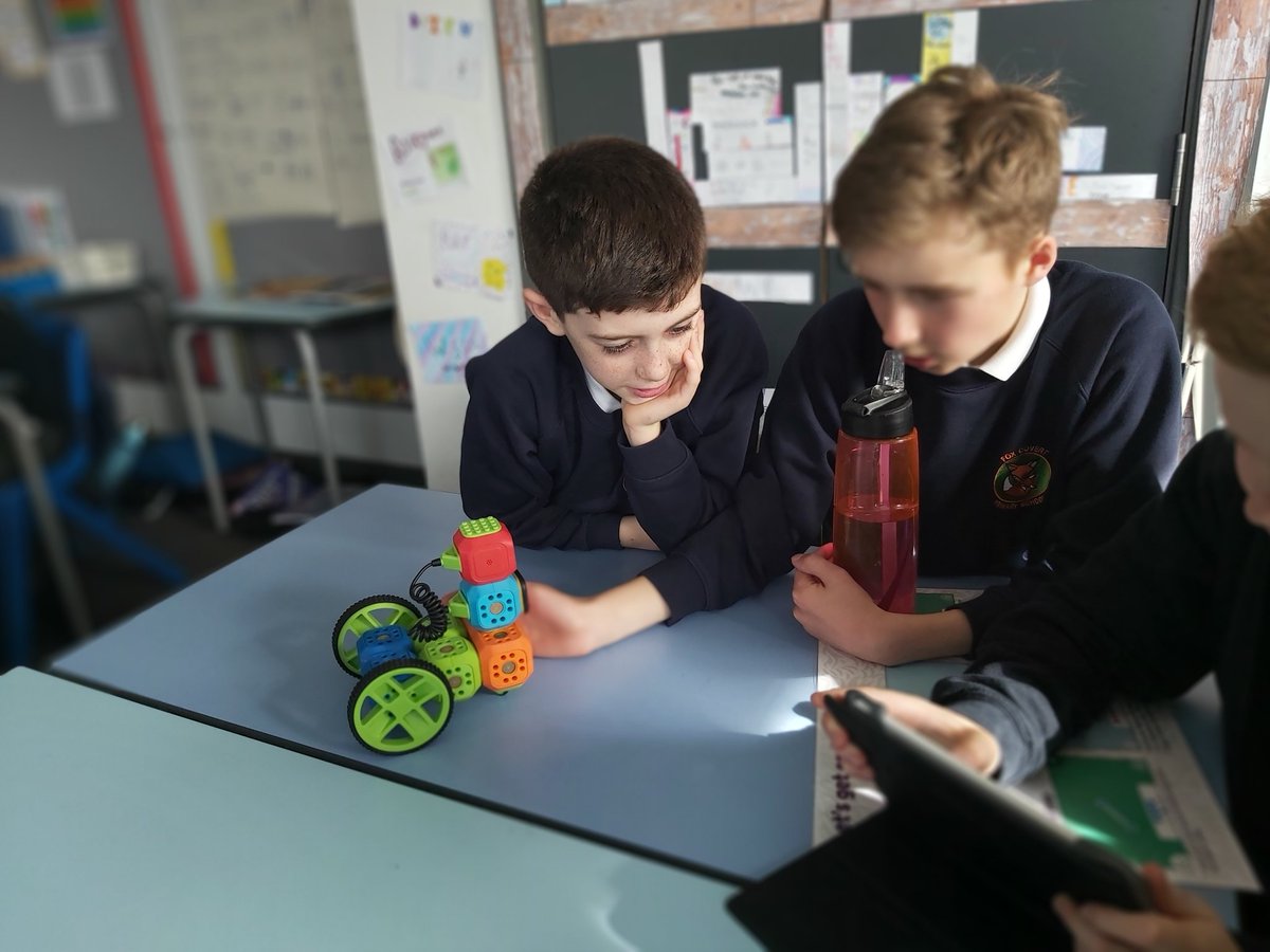 FoxCovertPS's tweet image. #p7fcps also enjoyed our coding activity with SSPCA.