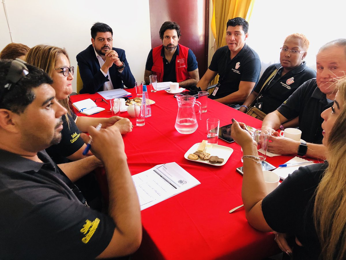VoceriaAntofa's tweet photo. Hoy la Fundación “Unidos por Francisco“ fue parte de un nuevo #DiálogoCiudadano en el que nuestro Seremi de Gobierno @franciscosalazarh 🎙 escuchó sus necesidades y sacaron grandes ideas para construir entre todos el #ChileQueQueremos 🇨🇱❤️ https://t.co/I2IR7uczVV