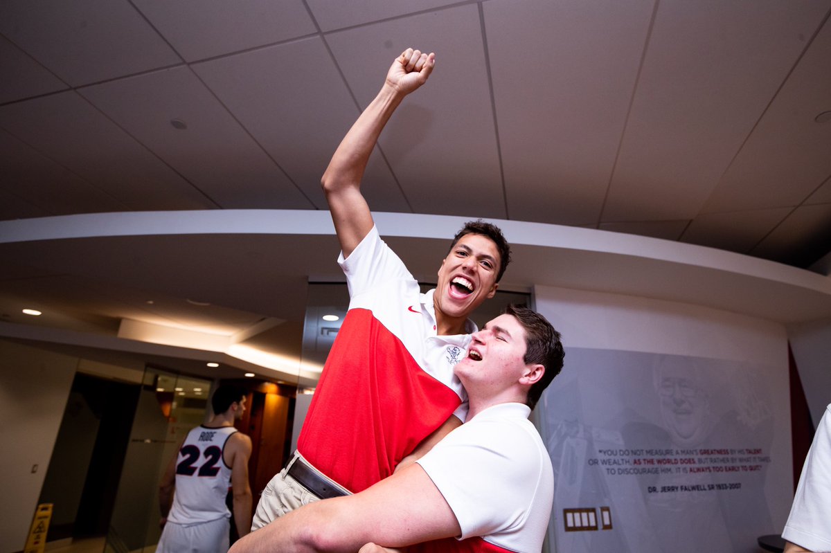 LU_MBB_Managers's tweet photo. Raise your hand if it’s your birthday🙋🏽‍♂️
Happy birthday to our fearless leader @LukeMcKay98‼️🎉 https://t.co/l9by0RD5E2
