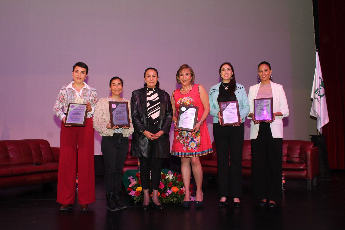 IMSSQueretaro's tweet photo. 📌 Se lleva a cabo con éxito el Foro #IMSS, Mujer de Éxito, al cual asistieron mujeres líderes en el estado, que han destacado en sus áreas profesionales y se han convertido en una inspiración para los queretanos. #MujeresIMSS https://t.co/8qmNKWN3T4