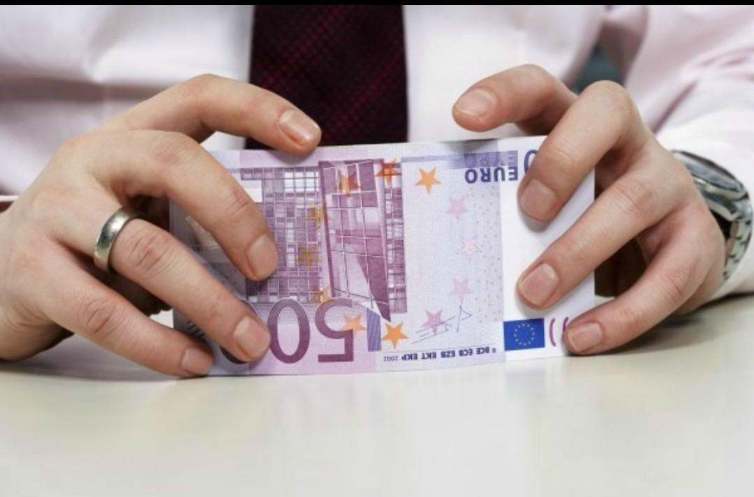 Reciba préstamos fácilmente en nuestro banco para lograr sus objetivos, porque su satisfacción es nuestro orgullo (alegría)