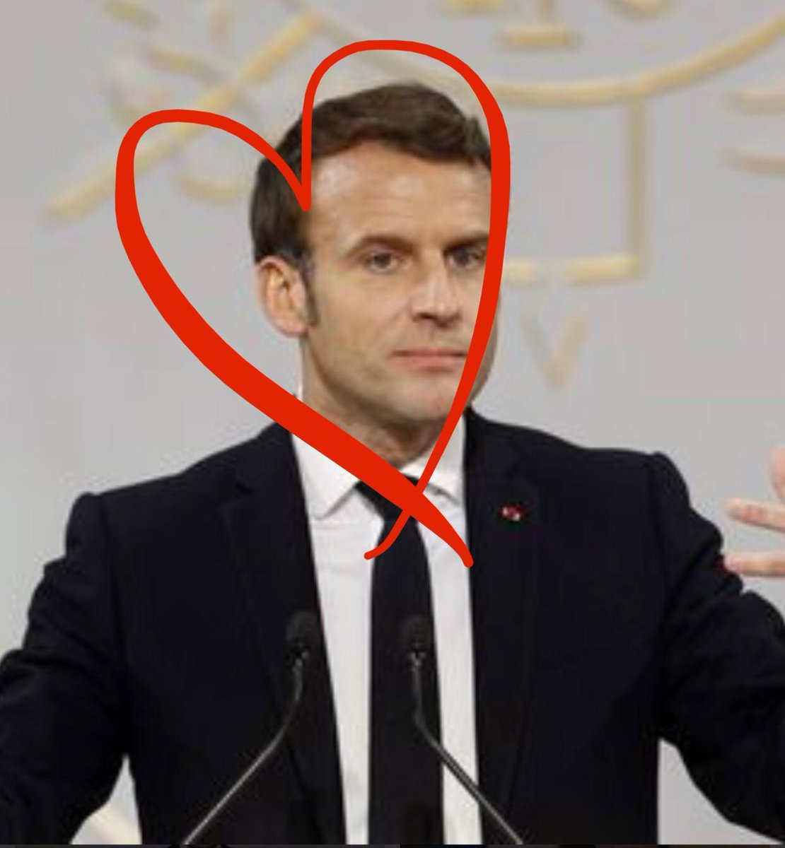 Manu, ta cote de popularité chez les 3-17 ans est énorme. Le malheur des uns fait le bonheur des autres.
Parents, bonne chance. 
#Covid_19 #CoronaVirusUpdate #CoronavirusPandemic #macron20h