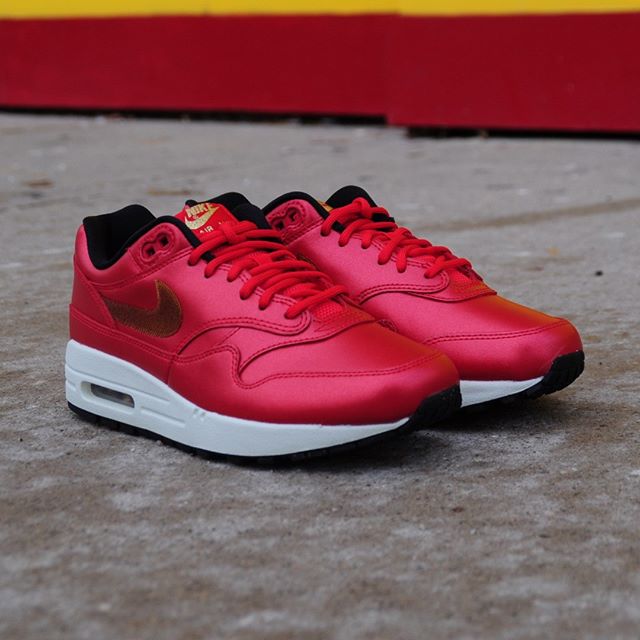 air max 1 icon clash