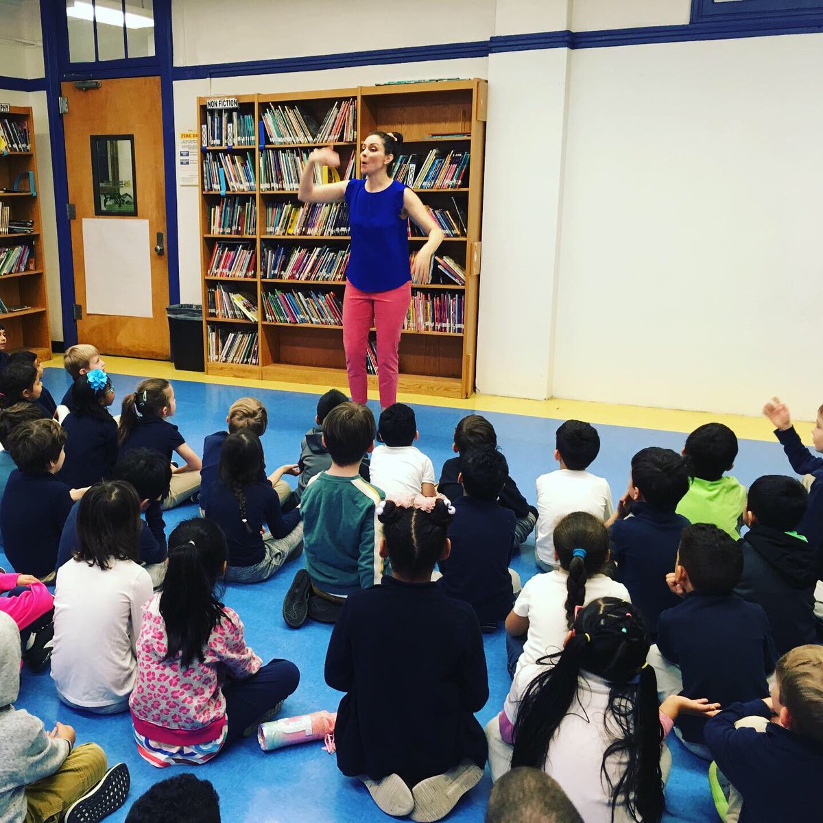 rachael_stories's tweet photo. Something happy. Something I’m thankful for. A very special school visit today to share stories and smiles. https://t.co/lKXLhWkkk4
