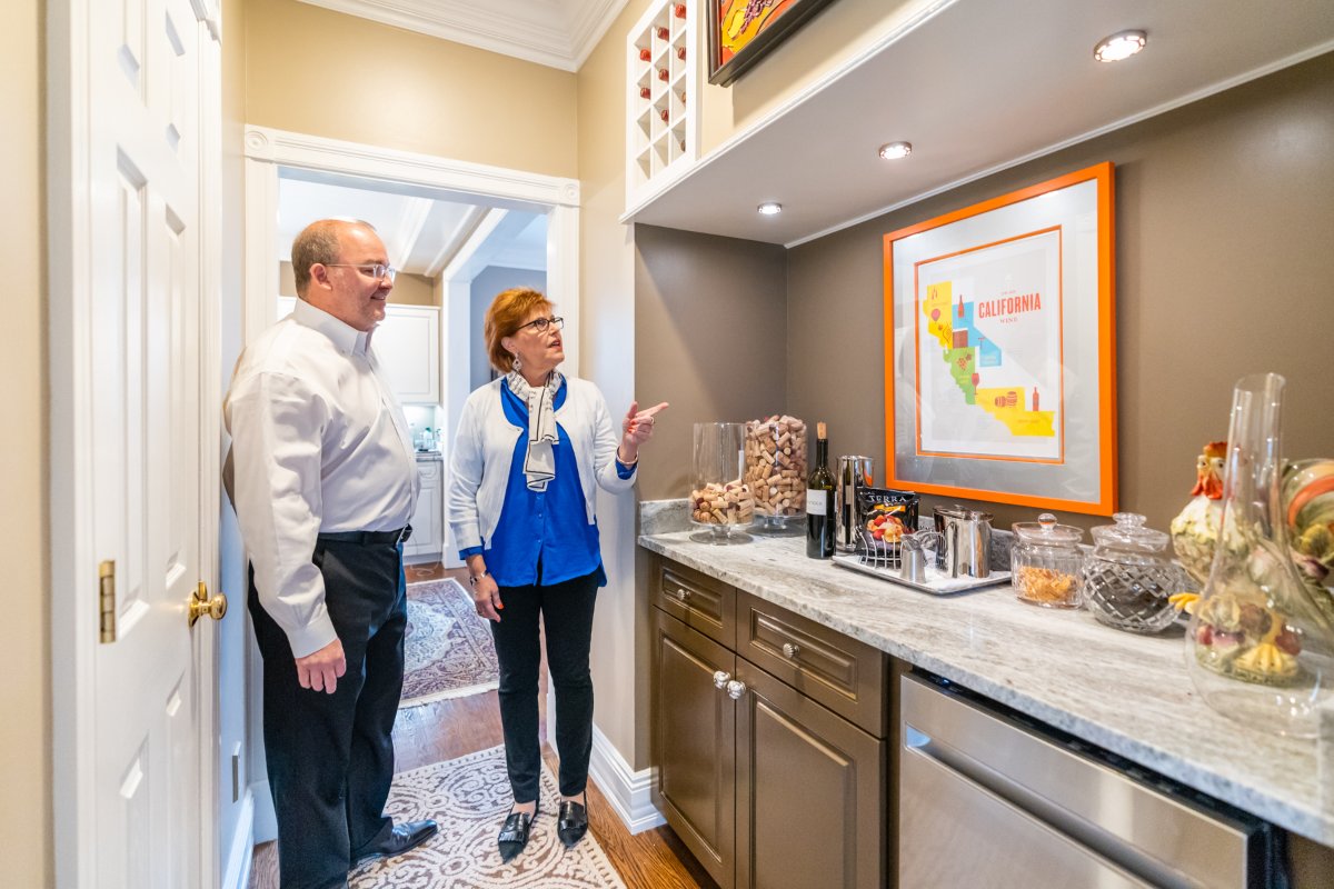 REAgentBarb's tweet photo. As a buyer, take your search outside the screen. From open houses to exploring neighborhoods, these steps will ensure happiness in a home. https://t.co/FrxLSj5Qf0