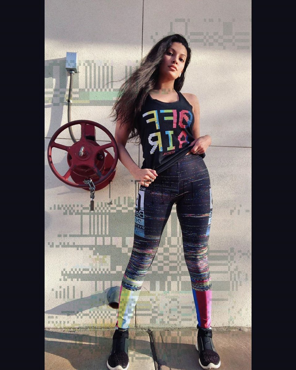 dustrial's tweet photo. β‘οΈThe glitching hour.
@MeeversDesu
#usergen #tank #leggings #glitch
https://t.co/dyL9KQGJow https://t.co/6K3V6oGQk7