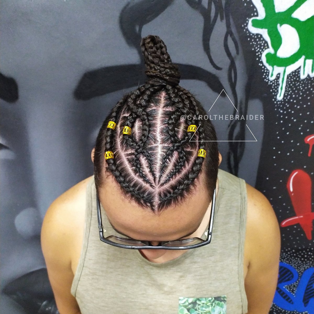 bossyygirll's tweet photo. Mais um trabalho por aqui, migxs!!
Espero que gostem ☺️
#braids #manbraids #trançanagô https://t.co/JZ7aKQVt7e