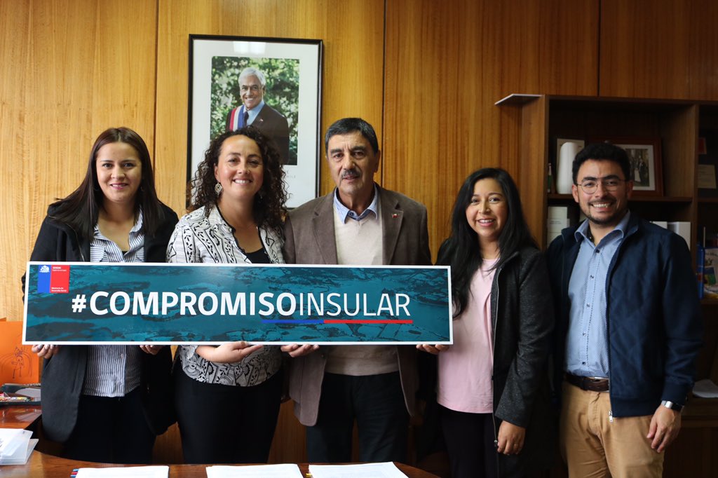 MDSLosLagos's tweet photo. ¡GRAN NOTICIA! @MuniQuemchi una de las comunas con mayor pobreza multidimensional 🤝gracias a gestión @MDSLosLagos recibirá transferencias tecnológicas para optimizar gestión municipal con GSL, apoyo domiciliario adultos mayores, habitabilidad y plan de intervención #IslaTac 🙌🏻 https://t.co/srrVbwxk5u