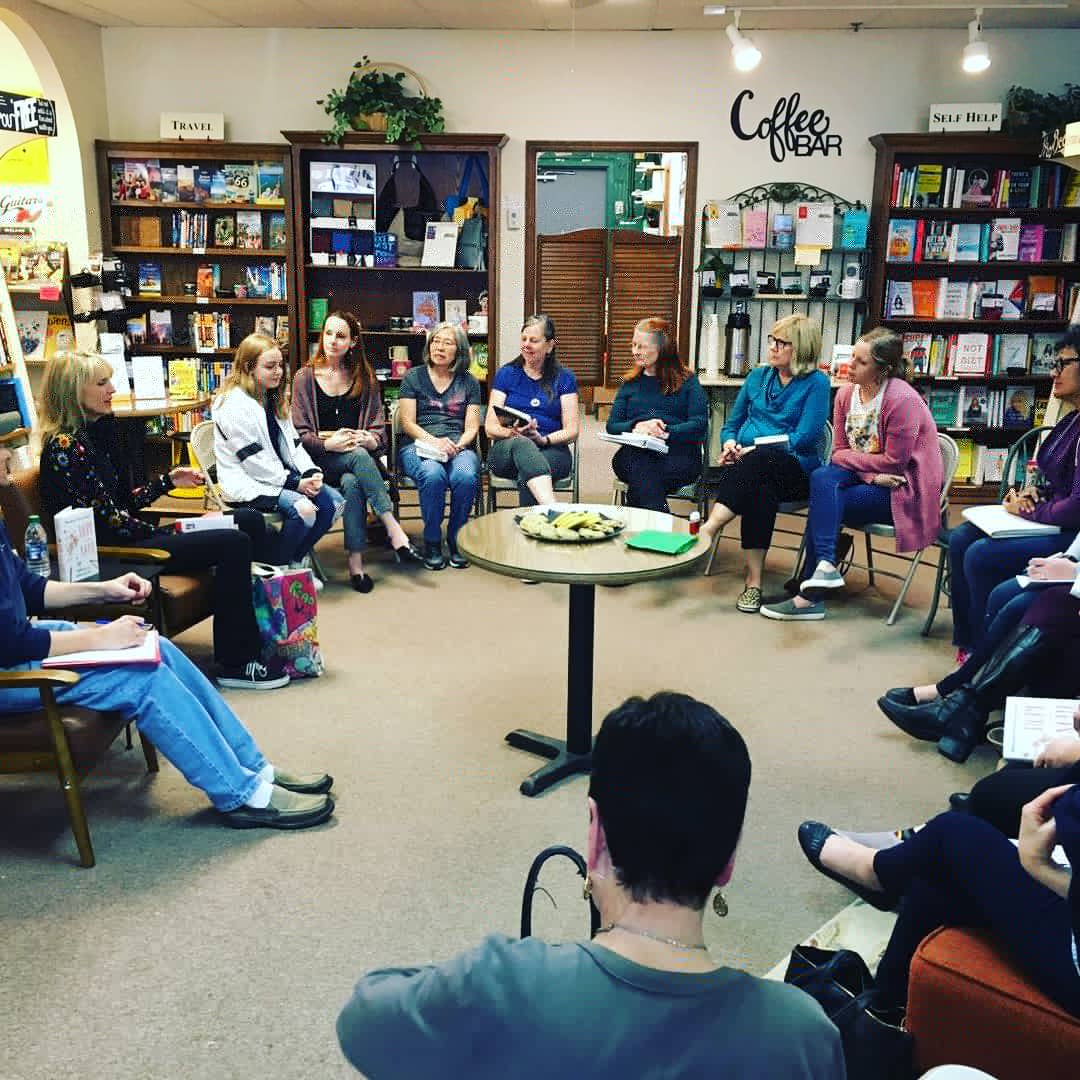 bestofbooksok's tweet photo. The discussion with Wendelin Van Draanen was fantastic and we're so grateful to everyone who came! We have signed copies in the store! 🖋
#wendelinvandraanen #hopeinthemail #bookstore #localbookstore #reading #Edmond #oklahoma #shoplocal https://t.co/A8lPBl5u6I