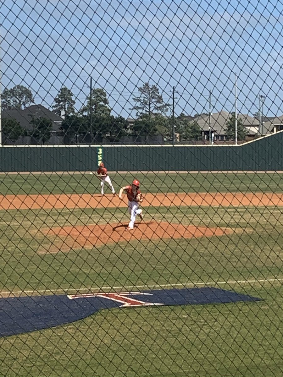 cr_collinsTX's tweet photo. @WaylonCollins7 did well today on his 16th birthday. Came into the game in the 4th down 1, threw 3 innings of no hits, 4 K’s and 1 BB ball and got the W. #tomballbaseball #hpba #hittingwell #pitchingwell https://t.co/ntiK8Yd6yH