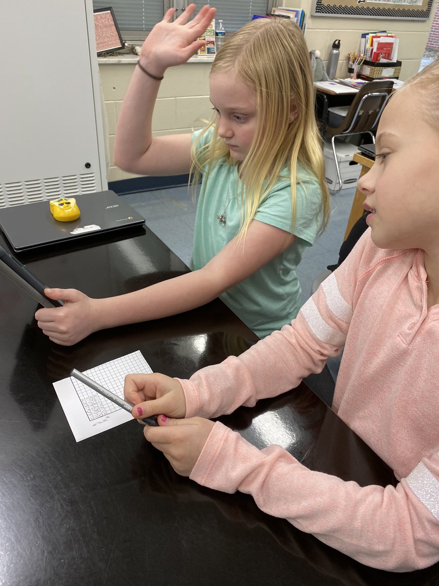 MarvinScience's tweet photo. How fast does your brain respond to input?!? PLTW 4th graders practice reaction time...we will design our own experiment next! #pltw #dces #stem https://t.co/FM6k9GiM1q