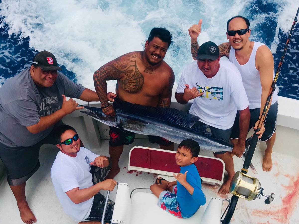Spearfish caught on the Bite Me 2 for The Hospice of Kona’s Annual Love 2 Fish tournament.
#hawaii #fishing #spearfish