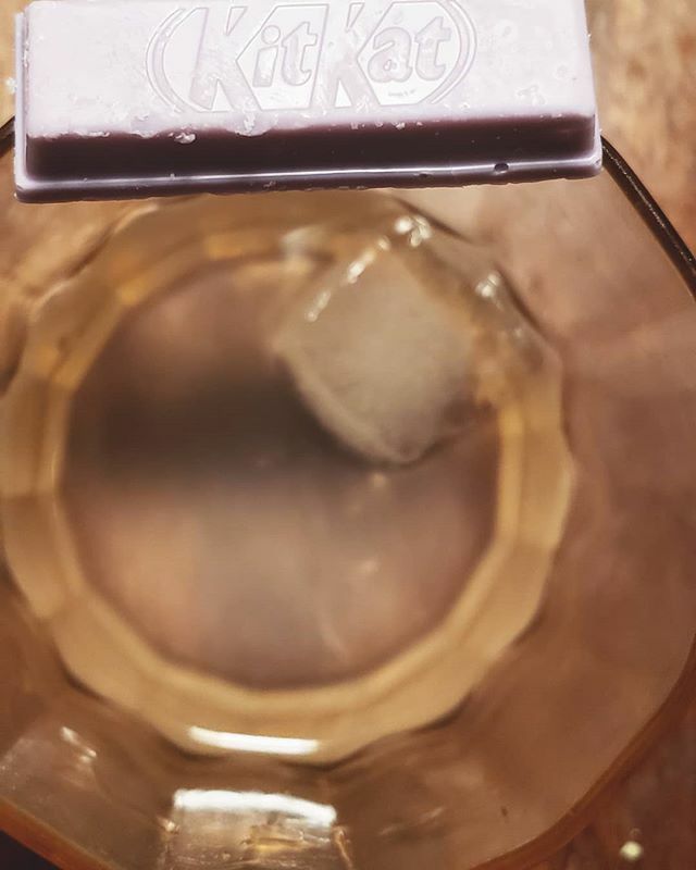 _mike_landers's tweet photo. Purple Sweet Potato Kit Kat with Wray &amp; Ting

@wrayrum @wrayandnephewus #ting @kitkat_japan_official https://t.co/tkKOLXL7td