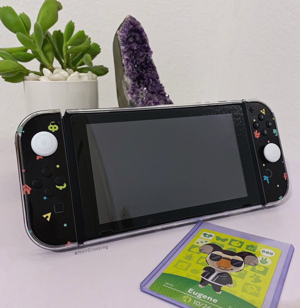 NoirCrayons's tweet image. I’m so happy with how my Switch turned out, now I’m officially ready for New Horizons!! ☺️🖤✨

#AnimalCrossing
#AnimalCrossingNewHorizons
#CustomSwitch
#ACNH