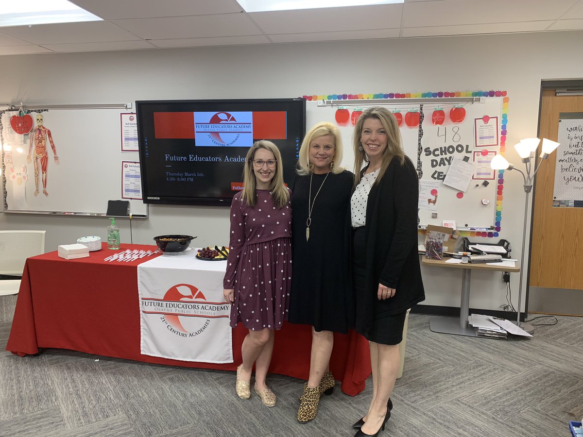 OttawaKc's tweet photo. What an inspiring month March has already been! @OlatheFutureEd - thank you for presenting amazing projects and good luck at nationals! @EducatorsRising @ksdehq #OUKC loves educators - past, present, & future! https://t.co/vSlteJIIEA