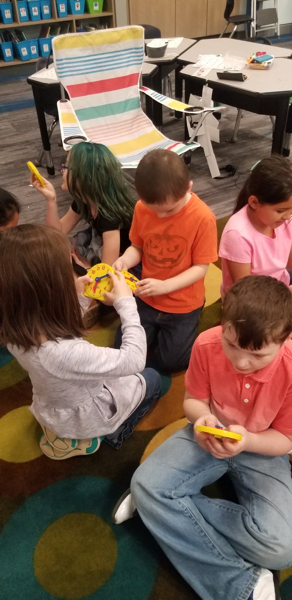 MissLehman87's tweet photo. Quizzing each other to review time.  #isdstrong #cpknights #cpfirst https://t.co/9K2jDNCswj