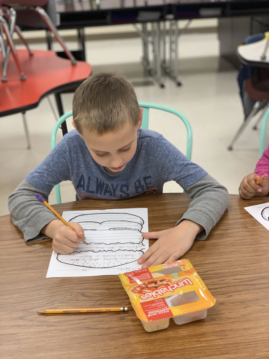 owenshilliary's tweet photo. Second grade is working on developing paragraphs. What better way than making pizza during tutoring! Ss used the packaging to look for words to use in their paragraphs! #usingresources #paragraphs #pizza https://t.co/pKMRF8HAE1