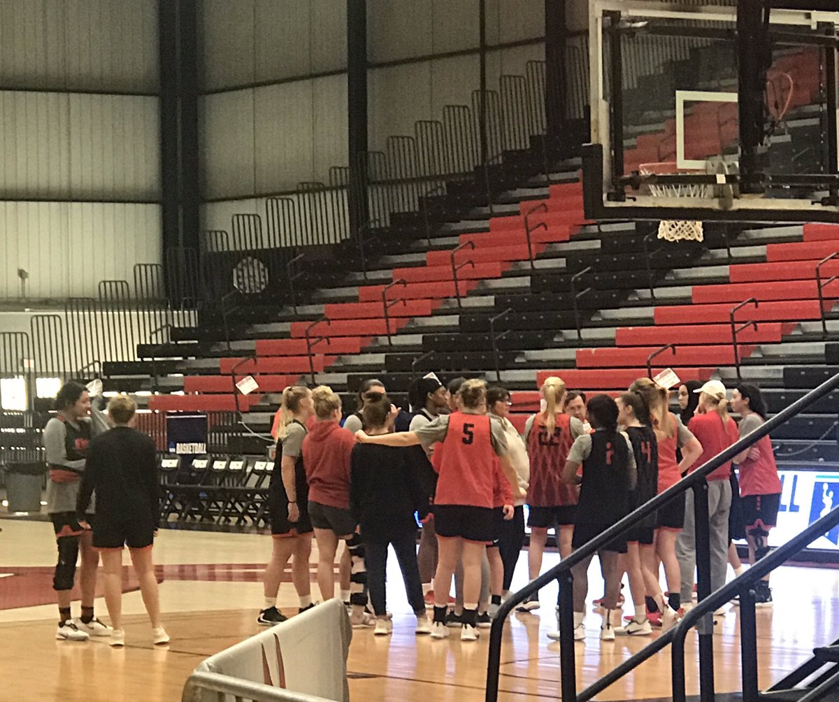 There’s a lot of ways basketball seasons and, more importantly, senior careers can end. This ain’t it.