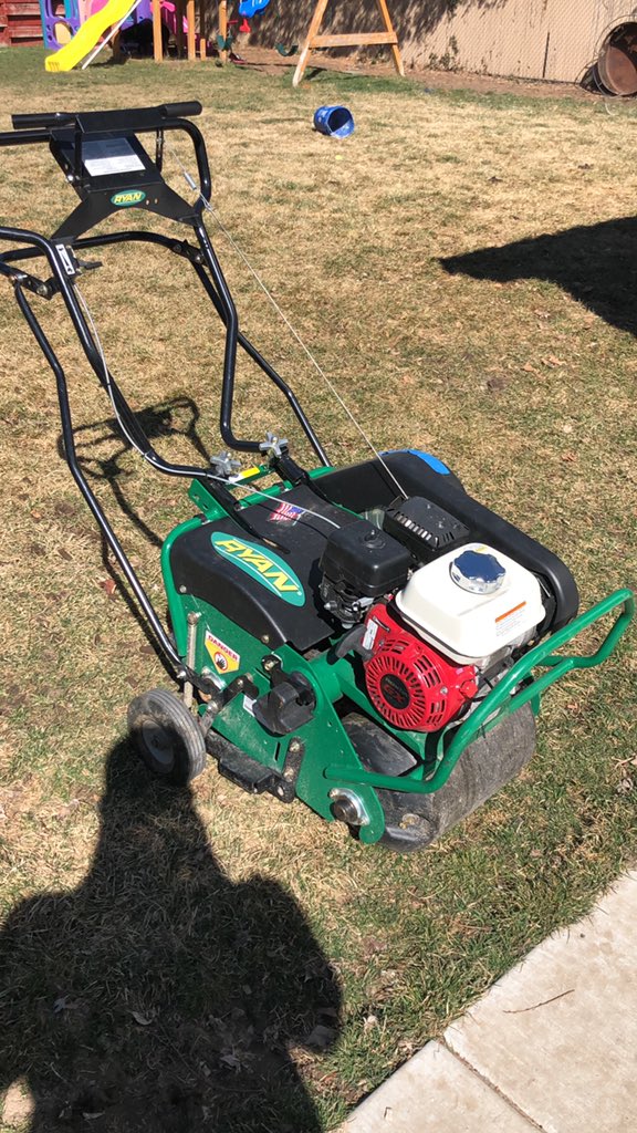 vanorden48's tweet image. Some people are thinking about coronavirus...I’m thinking  about lawn care. #yafeelme @utedaddy #aerating #lavalawns