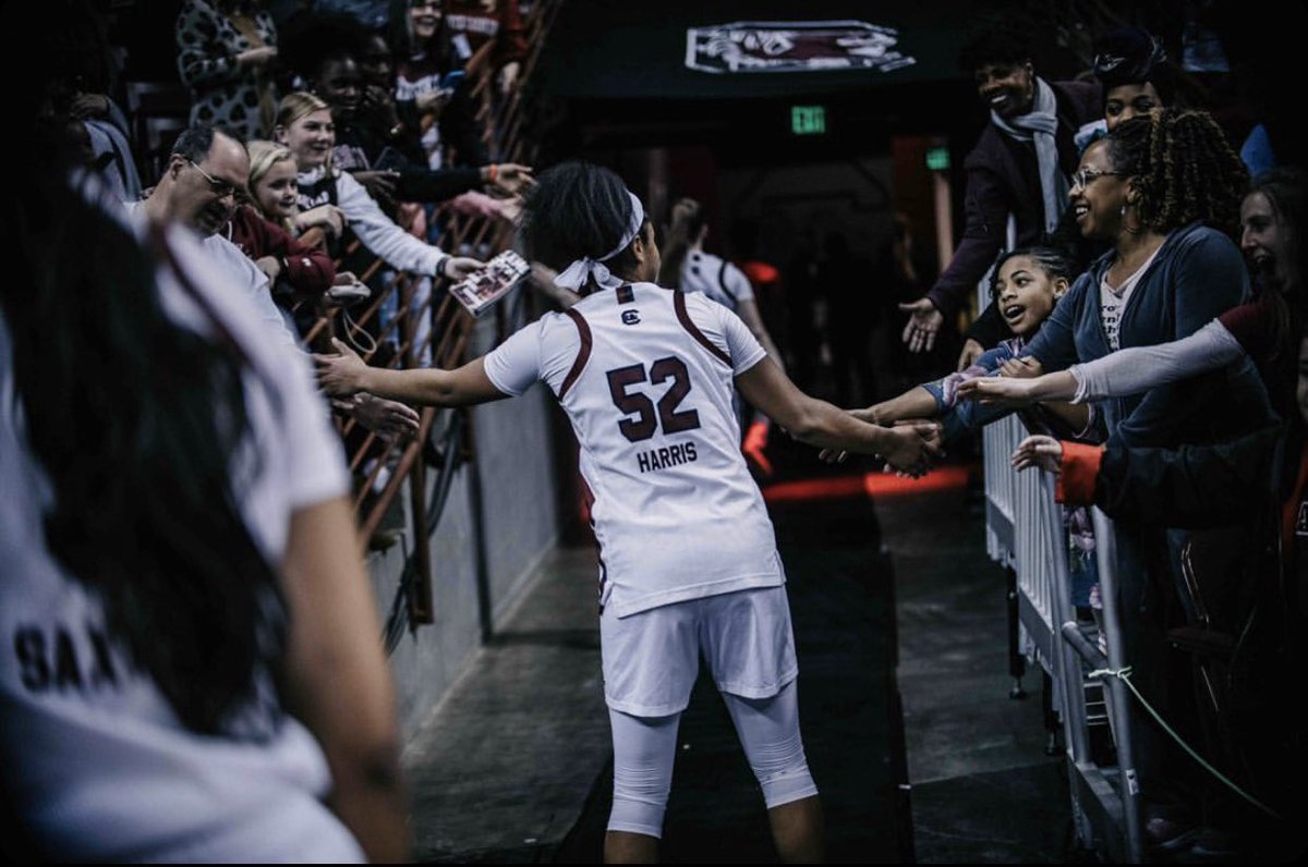 TyHarris_52's tweet photo. My heart is super heavy rn knowing that I will no longer sign another autograph or take another picture as a Gamecock. I will no longer step on CLA’s court and play with my sisters. These four years have flown &amp; I’m forever thankful for the love that the FAMS show me Thank U❤️ https://t.co/qJxed37vxu