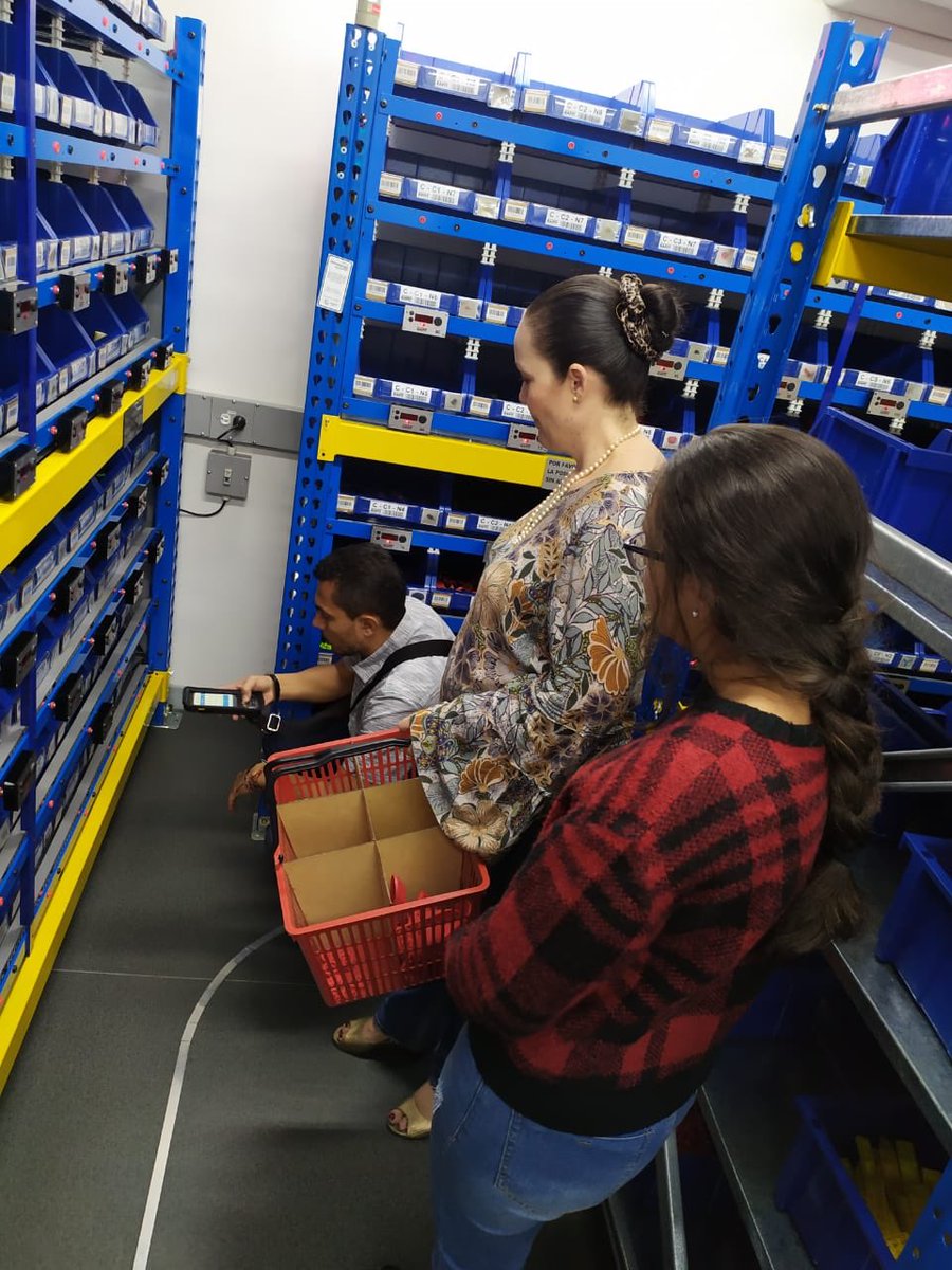 WarehousingLab's tweet photo. Nos visita Andercol, empresa dedicada al #desarrollo de productos basados en química renovable y materiales reciclados. Se van fascinados con nuestro #WarehousingLab y todas las alternativas de solución para sus procedimientos actuales. https://t.co/SilHvgPdnX