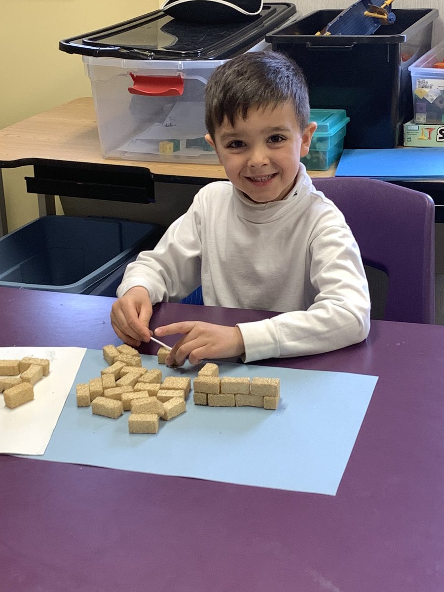 SCS_STEM_Tech's tweet photo. More of our Kindergarten architects building their houses! #PLTW #SCSSTEM #Proudtobealaker https://t.co/40lbWStyes