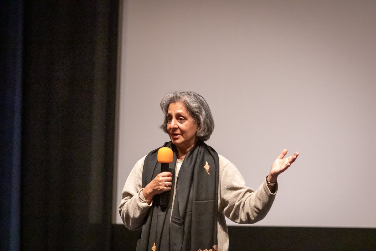 cafilminstitute's tweet photo. We had a lovely turnout last night at #SmithRafael for a screening of #AyurvedaUnveiled with director Gita Desai #inthehouse for a thoughtful and healing Q&A.
Photo credit: Kirke Wrench https://t.co/7uiC6YR8wq