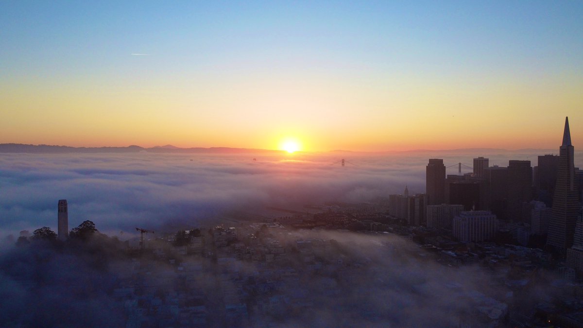 EricSimons's tweet photo. Pretty happy with this shot of today’s sunrise over #SanFrancisco. DJI Mavic Mini is amazing 🤩 https://t.co/kW0xozslJm