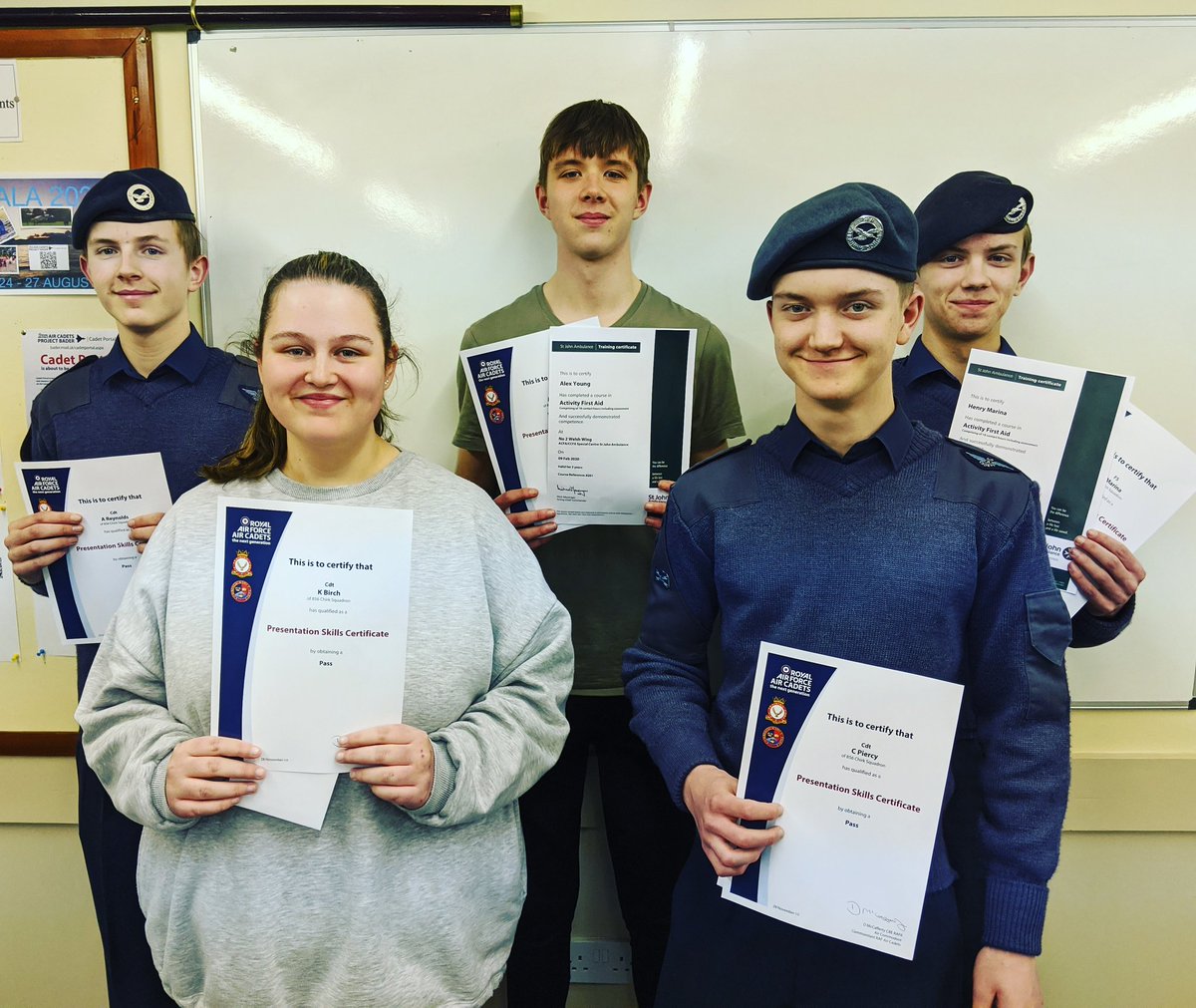 Tonight WO Jones RAFAC had the pleasure of presenting 5 cadets with certificates! All had recently passed their Presentation Skills assesment and two were awarded their Youth First Aid certificates... #aircadets #whatwedo