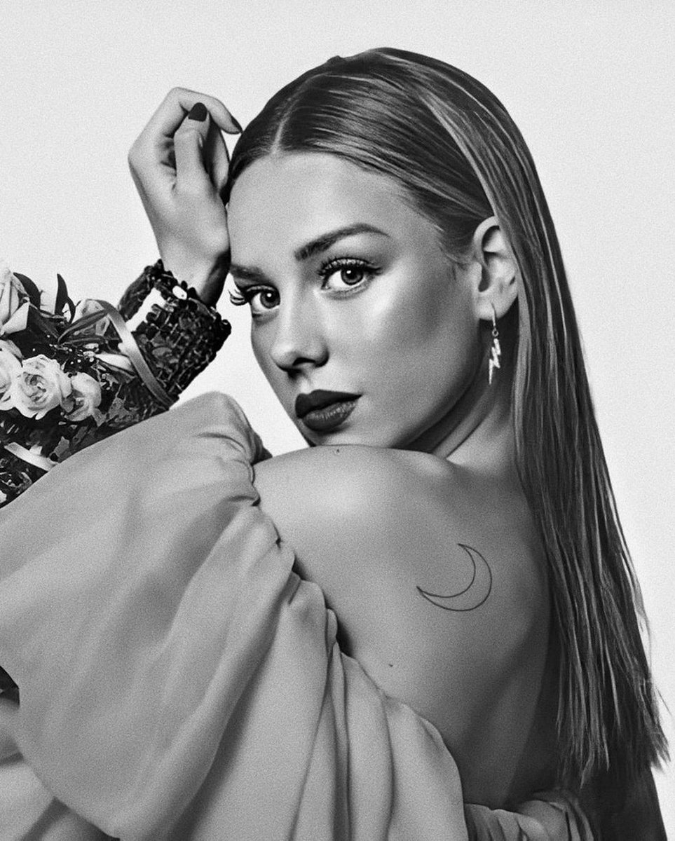 Qᥙιᥱ́rᥱmᥱ ᥱᥒ voz bᥲjᥲ. Tᥲᥒ bᥲjιtᥲ qᥙᥱ ᥣᥲ gᥱᥒtᥱ ριᥱᥒsᥱ qᥙᥱ ᥒo somos ᥒᥲdᥲ. Eᥣ ᥲmor mιᥱᥒtrᥲs mᥱᥒos rᥙιdos hᥲᥴᥱ ; mᥲ́s tιᥱᥒdᥱ ᥲ dᥙrᥲr. 💫 

#FreeRol