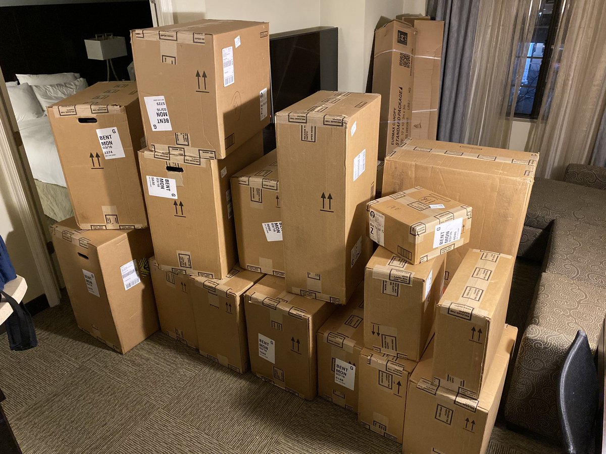 360DigitalLLC's tweet photo. It’s like #Xmas with all the #gear from #LensRentals for this week’s #commercial shoot. #arri #zeiss #r3d #alexamini #red8k #helium8k #brighttangerine #arrialexa #skypanel #litepanels #teradek #smallhd #tiffen #zeiss #arrialexamini #movipro #tilta #360digitalstudios https://t.co/J2N8AHu3w0