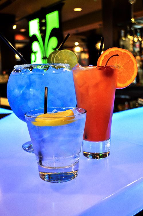 SLCopelands's tweet photo. Stop in for a cocktail tonight! #copelandssouthlake #hiltonsouthlake #cocktails #happyhour https://t.co/3tawMrEXNH