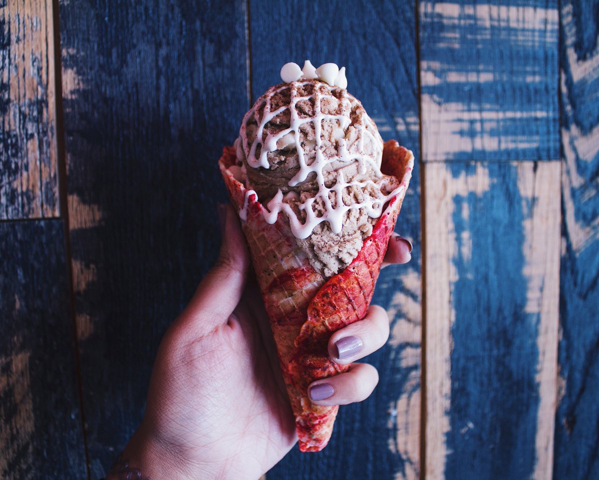 eatdoughp's tweet image. In the mood for Cinnamood 🤤 It's cookie dough with cinnamon &amp;amp; white chocolate chips. Get it in a cone and add some marshmallow drizzle for an EXTRA dose of deliciousness #hellzyeah