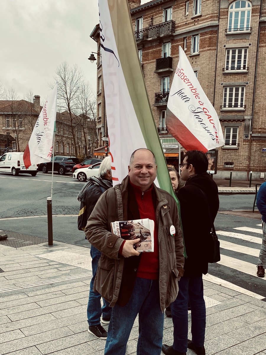 GaucheSuresnes's tweet photo. Le 15 Mars aucune voix ne doit manquer à gauche.
Je vote Tous ensemble à gauche pour Suresnes" avec Rodolphe Balensi et Paule Ballut. C'est la Touche Numéro 2. #Suresnes #Municipales2020 https://t.co/fPITVMyFS0