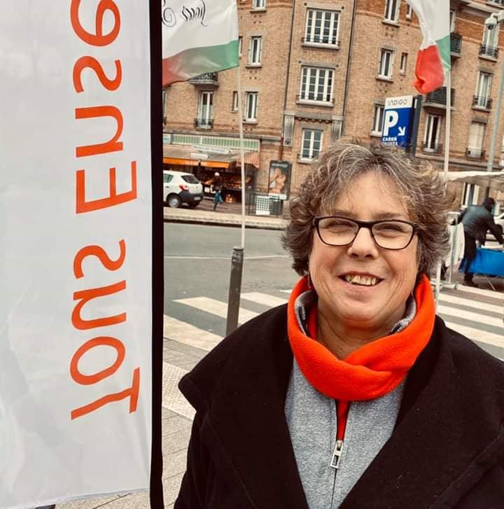 GaucheSuresnes's tweet photo. Le 15 Mars aucune voix ne doit manquer à gauche.
Je vote Tous ensemble à gauche pour Suresnes" avec Rodolphe Balensi et Paule Ballut. C'est la Touche Numéro 2. #Suresnes #Municipales2020 https://t.co/fPITVMyFS0