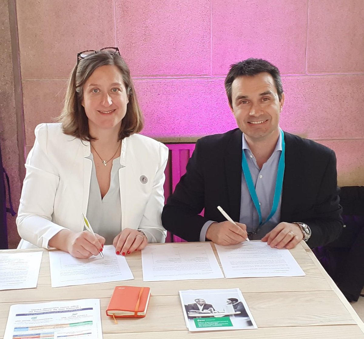 <a href="/EDFofficiel/">EDF</a> #commerceIDF et <a href="/unis_immo/">UNIS</a> IDF engagés ensemble pour 2020 !
Optimisation des contrats d'énergie, projets de rénovation #CEE, installations de bornes de recharges électriques en copropriétés : 1 #partenariat en faveur de la  #TransitionEnergétique