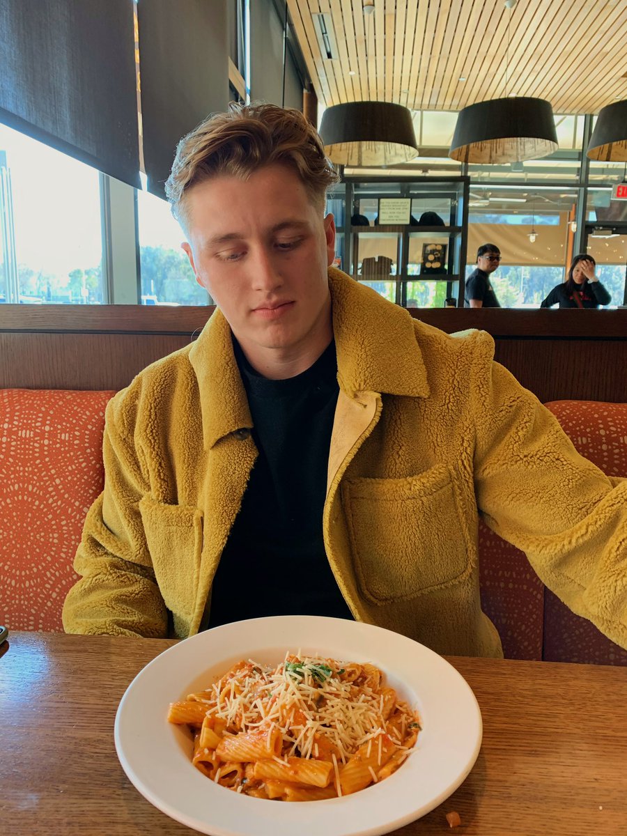 wavyemma's tweet photo. after all these years this man still shows the same amount of effort. 🥺❤️ https://t.co/ULE4Ow8LuT