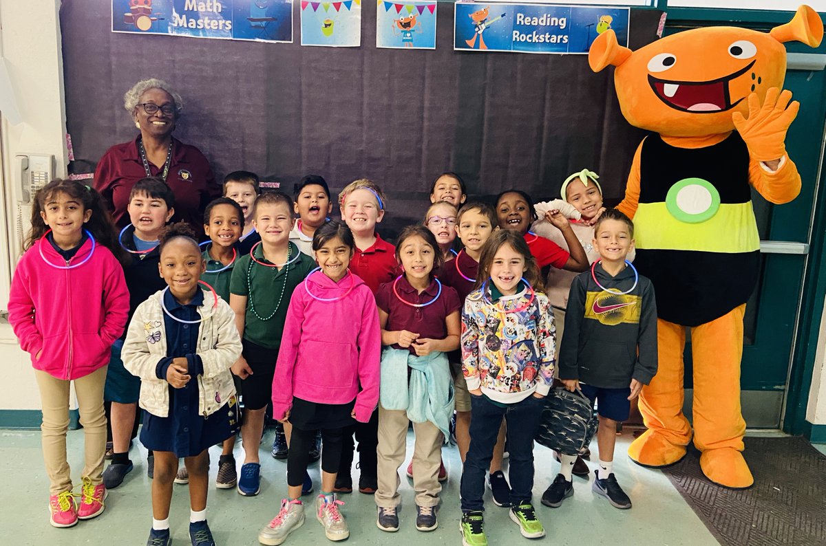 Colson_Math's tweet photo. First Graders celebrate #myiReady success! #ColsonPride @DonnaKoren7 @OMendezHCPS @1c_rose https://t.co/xMT3ECw4F0