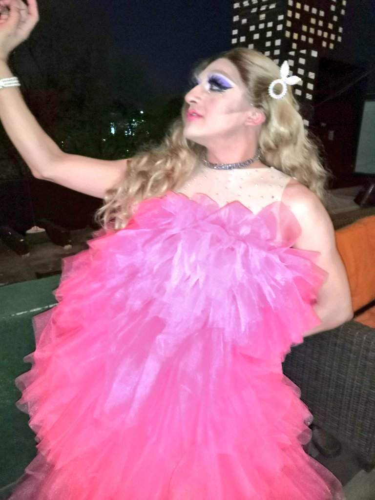 UlisexMgzn's tweet photo. El carisma y energía de @turbulencequeen presente en la cámara de @UlisexMgzn donde andaba la tía @ItsIvankacherry #BienMetida backstage en #JapiDragRace 👑 👠Siempre bien vestida! A huevo puta!! 💄 #dragqueens #Japiqueens #drag #mty #VengaMamitaVenga https://t.co/hyLTSAOAi3