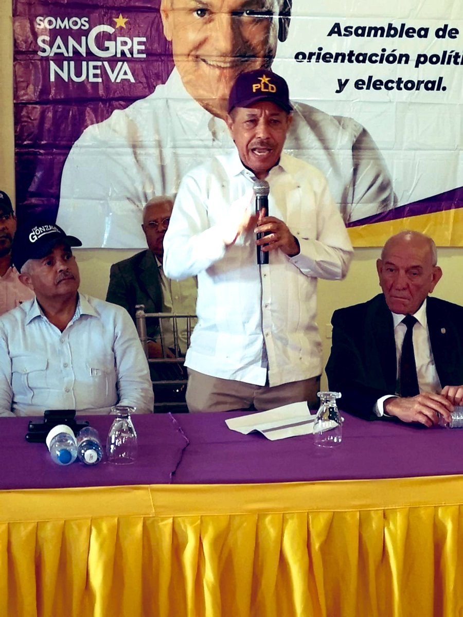 temomontas's tweet photo. Última asamblea de orientación política y electoral del día en Azua. Con este recorrido estamos preparándonos para las elecciones de este domingo #PLDEstáEnLasCalles https://t.co/kLZrhbu9iD