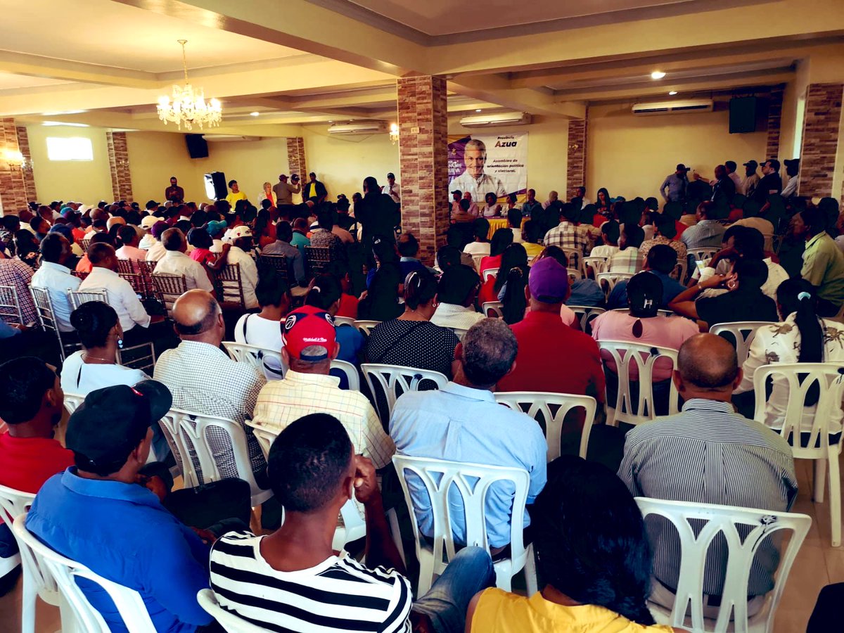 temomontas's tweet photo. Última asamblea de orientación política y electoral del día en Azua. Con este recorrido estamos preparándonos para las elecciones de este domingo #PLDEstáEnLasCalles https://t.co/kLZrhbu9iD
