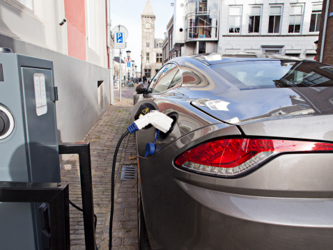 IoTWorldToday's tweet photo. #Electricvehicles, #EVs gain favor despite a challenged #utilitygrid. https://t.co/ollsaO0nMd https://t.co/jj1zFfhpPS